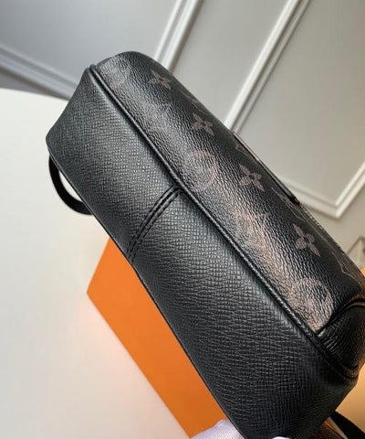 LV Outdoor Bumbag Monogram Eclipse